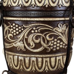 Detailansicht der massiven Schamott-Keramikwand des handgefertigten Tandoor Ofens Muskat M