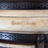Offizielles Grand Tandyr Markenlogo auf dem Premium Lehmofen Modell Muskat M
