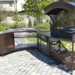 Grillplatz mit Ecktisch „Tamerlan +“ (zur Montage in einem Pavillon), Grill mit Spüle