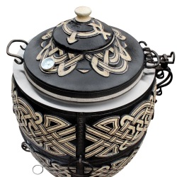 3-in-1 Deckel des Lyrin24 Grand Tandyr Titan Tandoor Lehmofens mit Thermometer und Edelstahlplatte