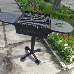 Kompakter Mangal 3 mm mit Grillrost & 8 Spießen | Lyrin24