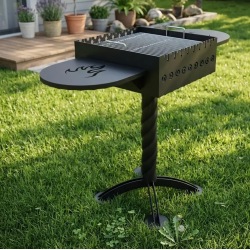 Kompakter Mangal 3 mm mit Grillrost & 8 Spießen | Lyrin24